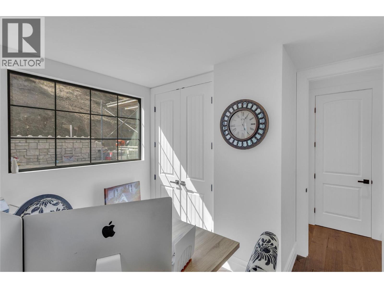 164 Sunset Boulevard - 50
