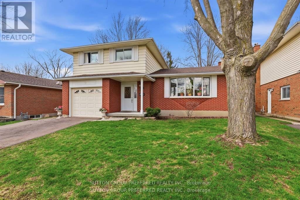 38 ALAYNE CRESCENT - 1
