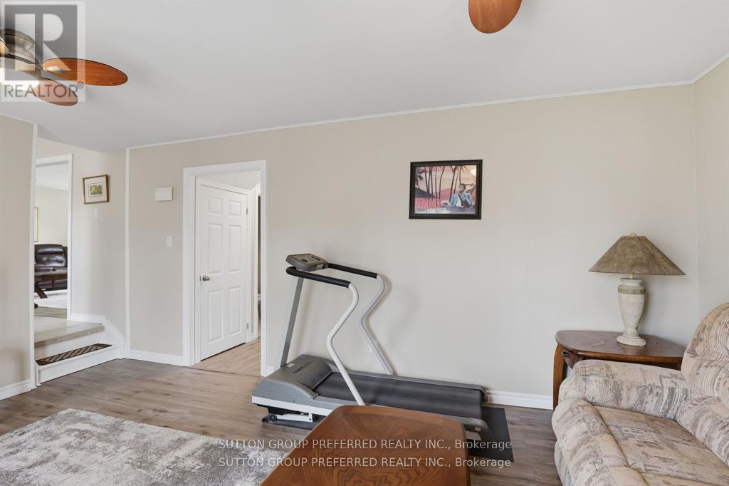 38 ALAYNE CRESCENT - 11