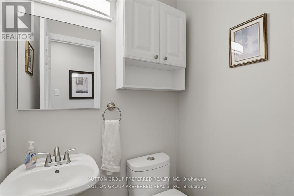 38 ALAYNE CRESCENT - 13