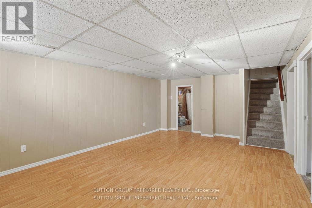 38 ALAYNE CRESCENT - 22