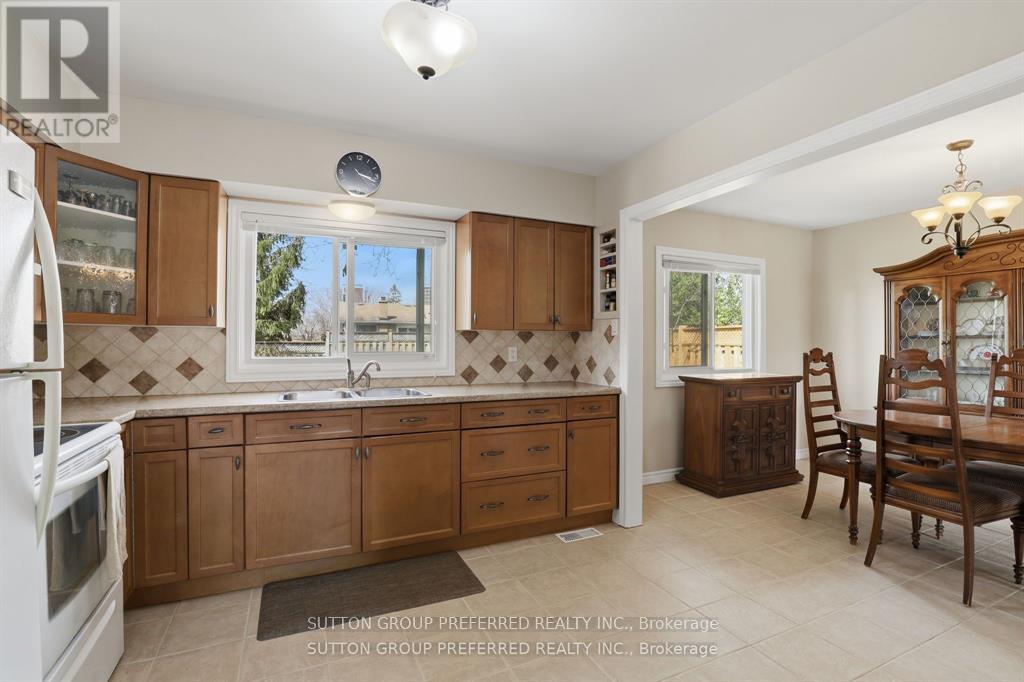 38 ALAYNE CRESCENT - 9