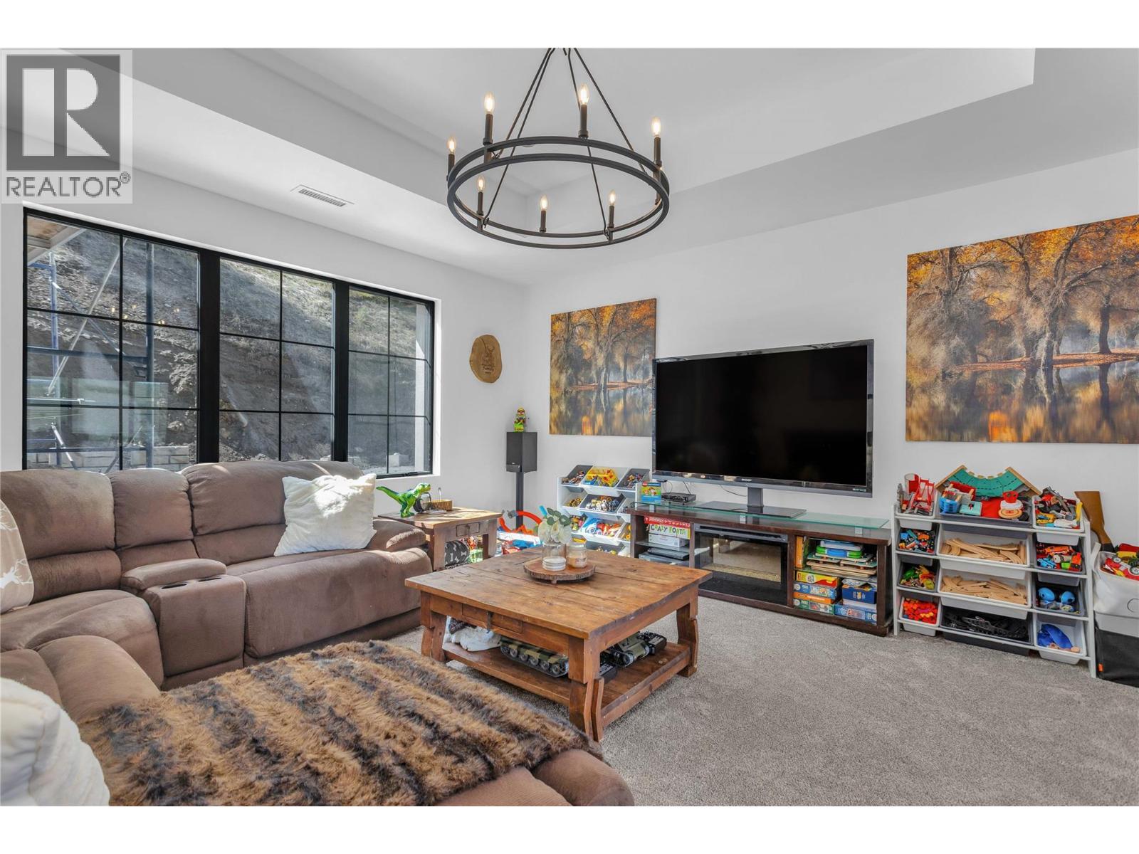 164 Sunset Boulevard - 19