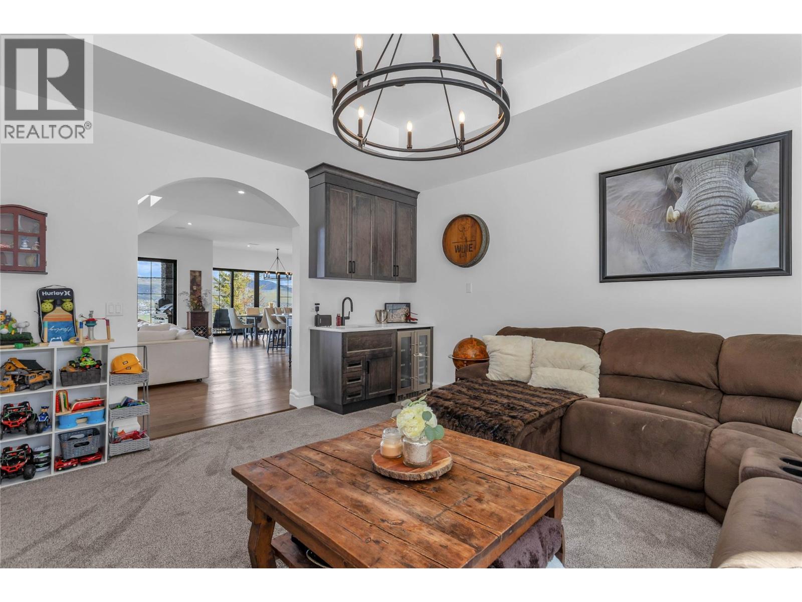164 Sunset Boulevard - 46