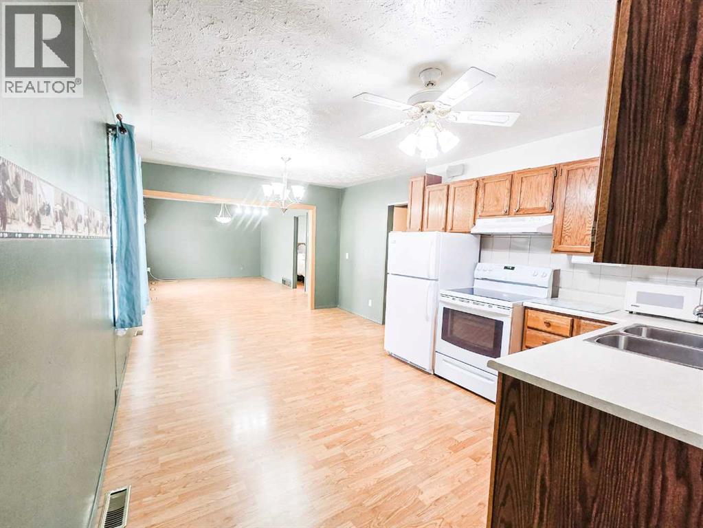 5013 51 Street - 8