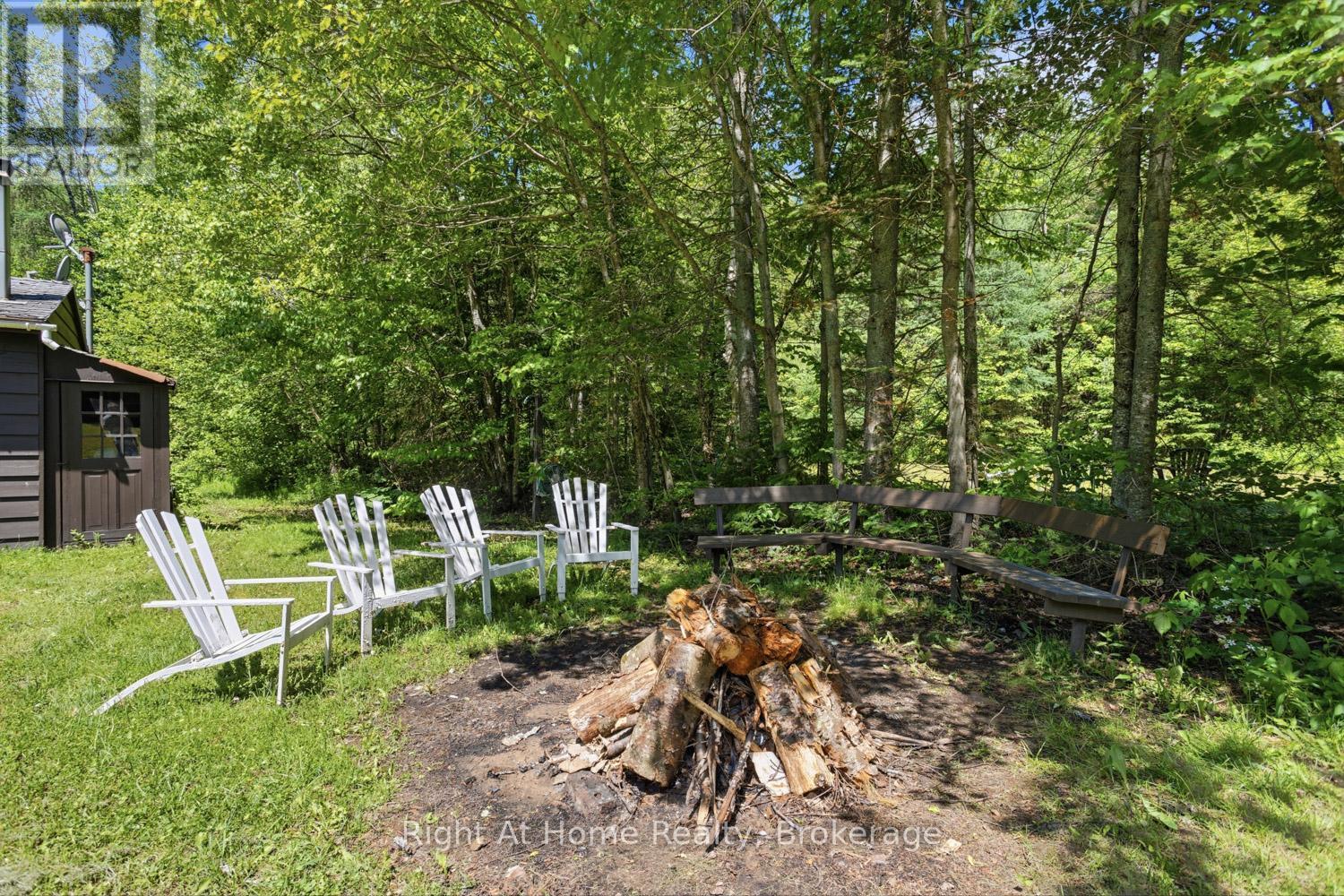 1074 HOLIDAY PARK DRIVE - 44