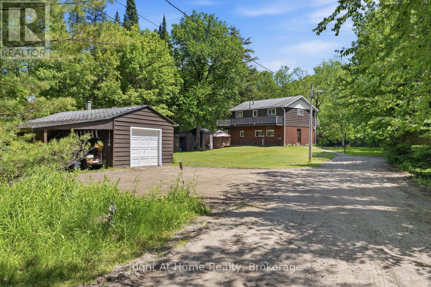 1074 HOLIDAY PARK DRIVE - 47