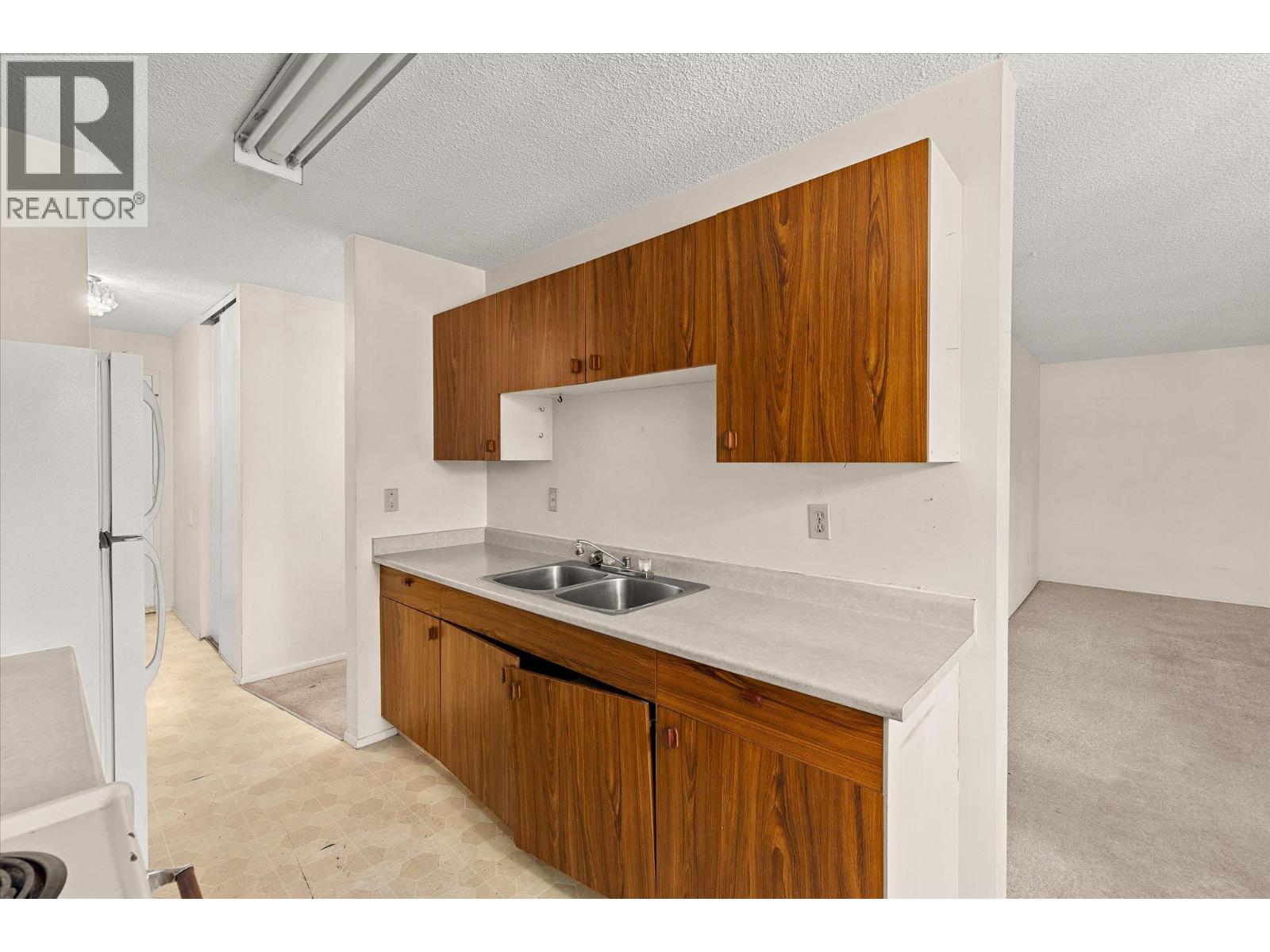 #203A 880 Badke Road - 5
