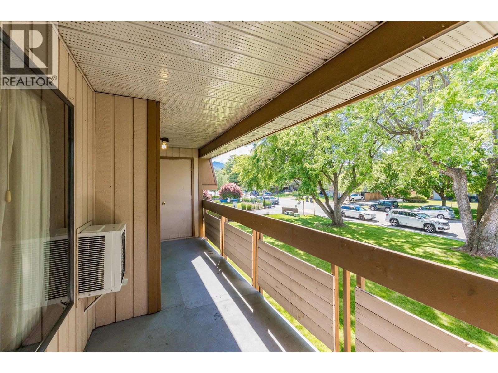 #203A 880 Badke Road - 15