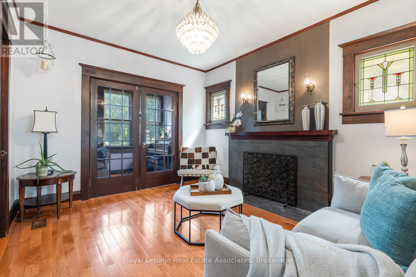 1807 BALSAM AVENUE - 13