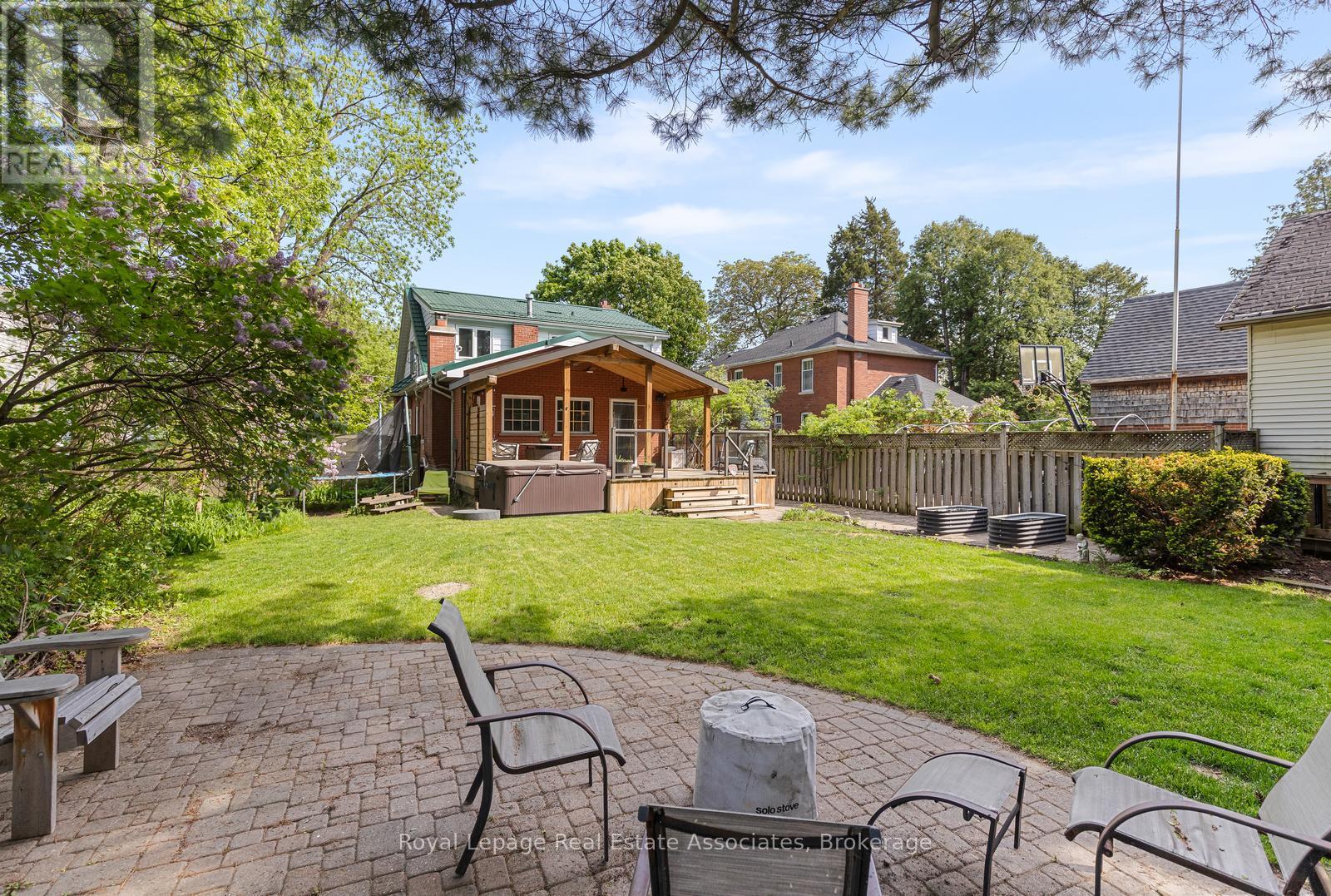 1807 BALSAM AVENUE - 3