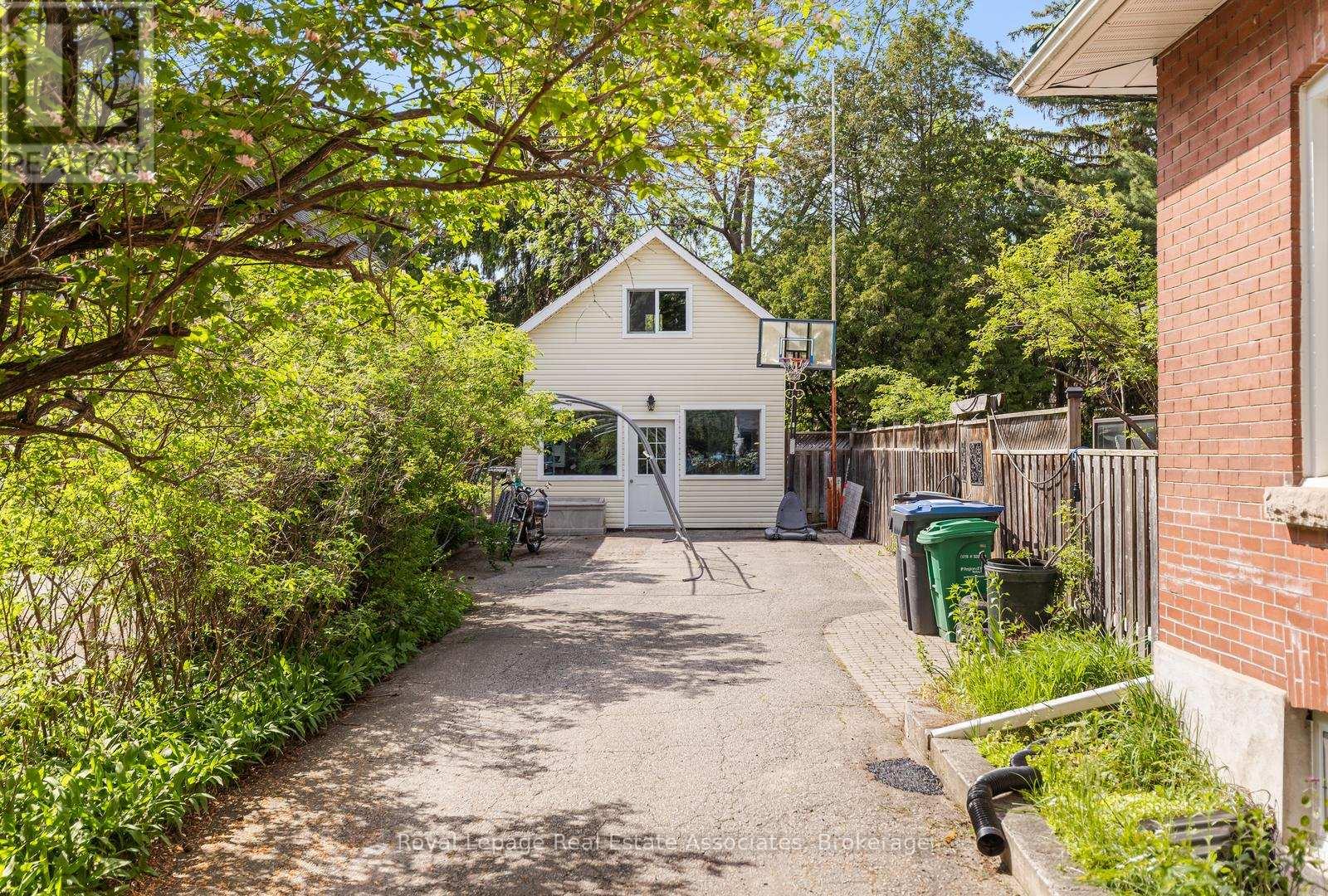 1807 BALSAM AVENUE - 2