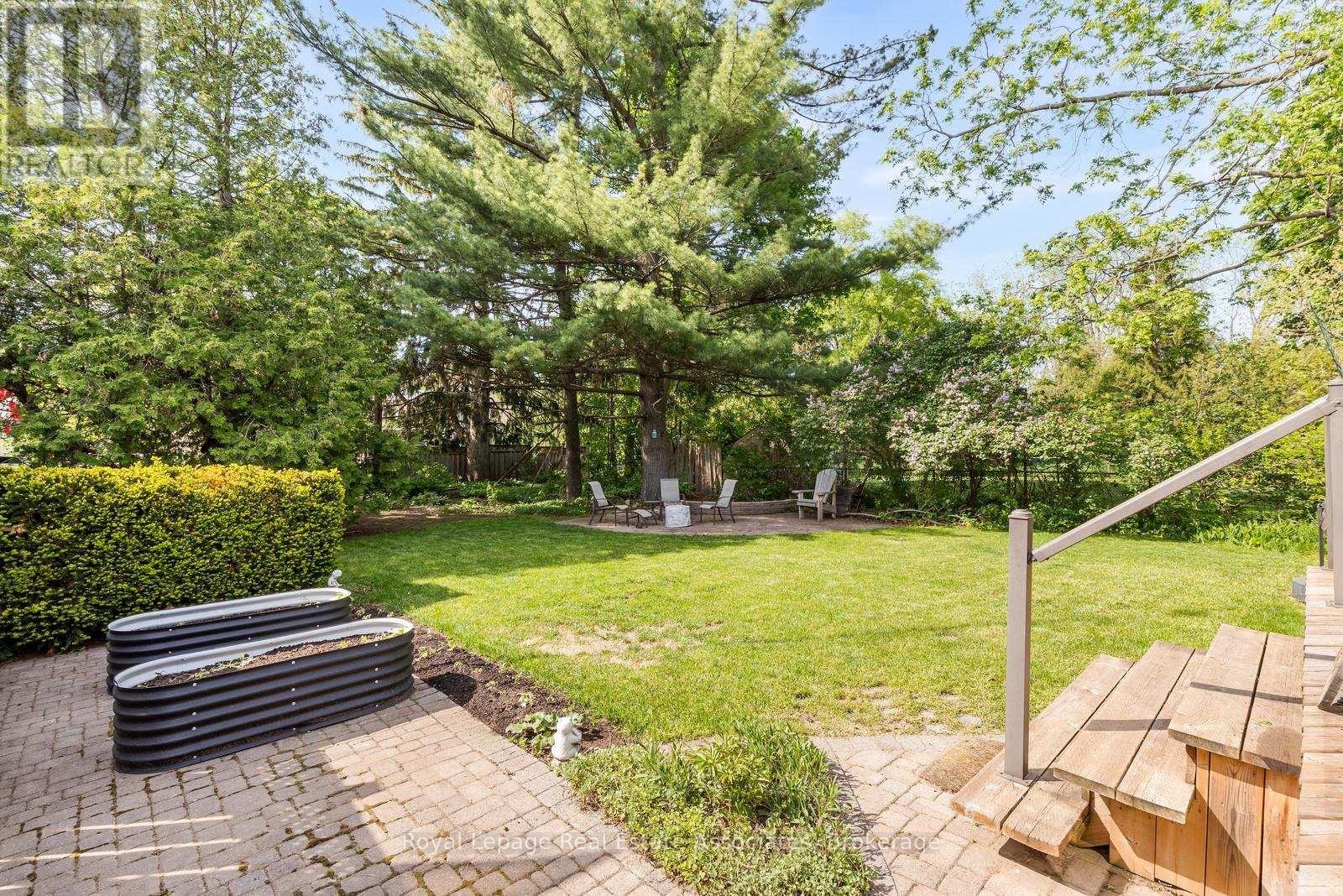 1807 BALSAM AVENUE - 5