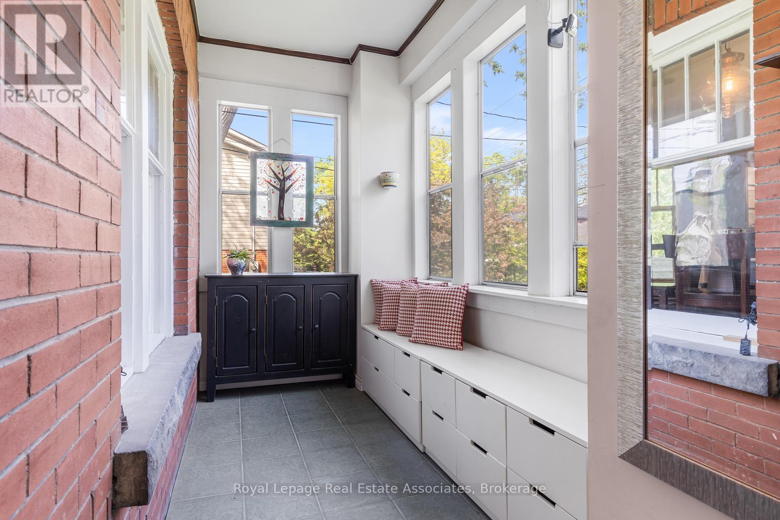 1807 BALSAM AVENUE - 6