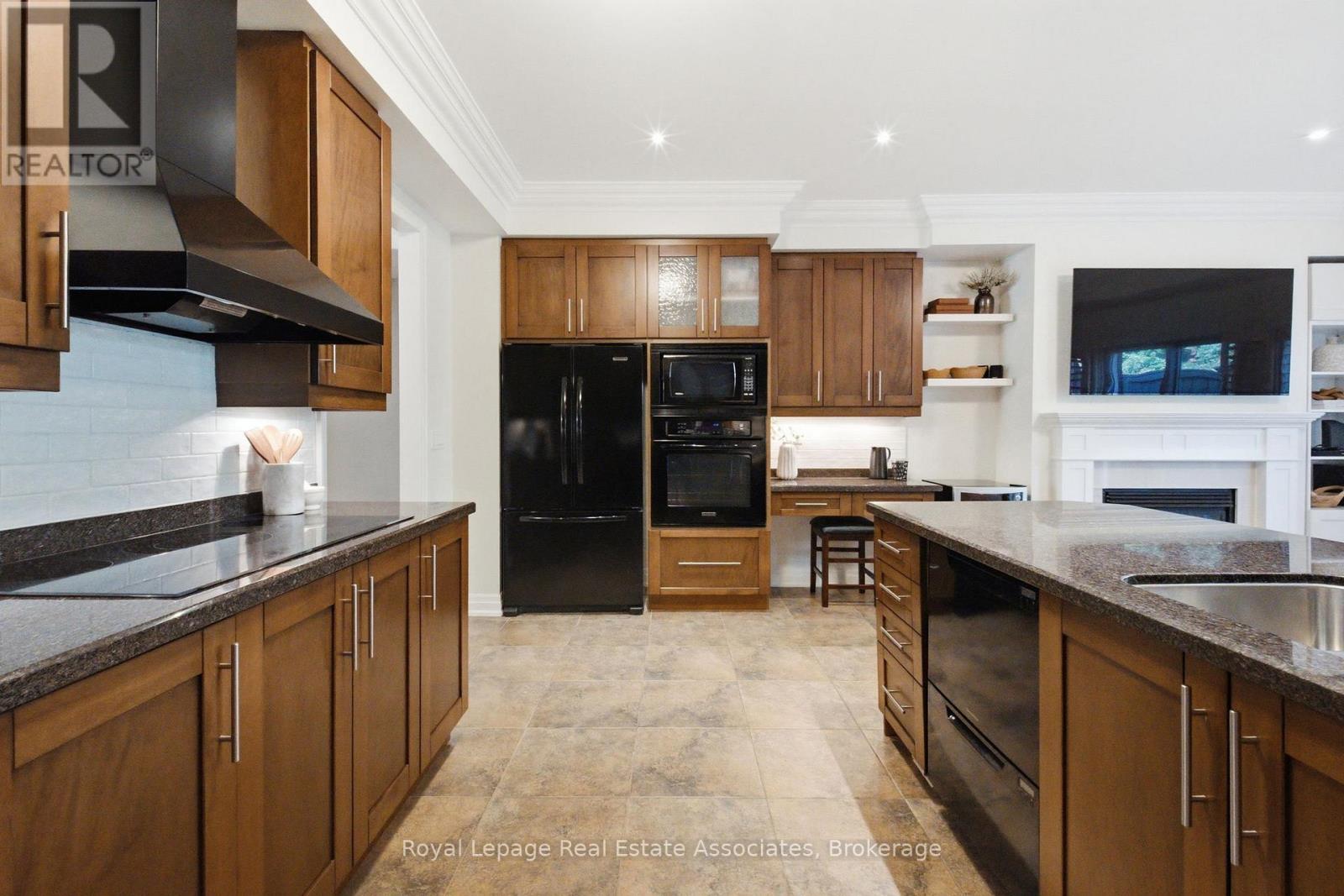 32 ST LAWRENCE DRIVE - 15