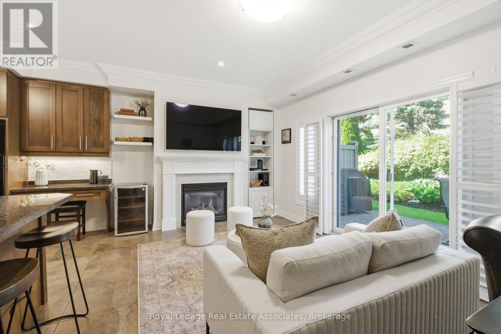 32 ST LAWRENCE DRIVE - 19