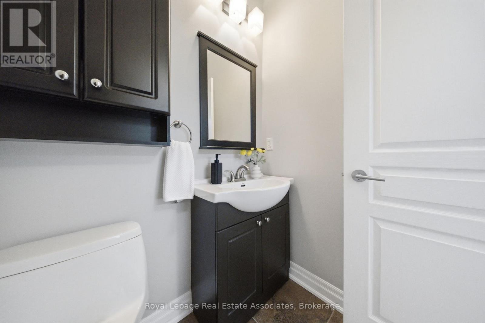 32 ST LAWRENCE DRIVE - 8