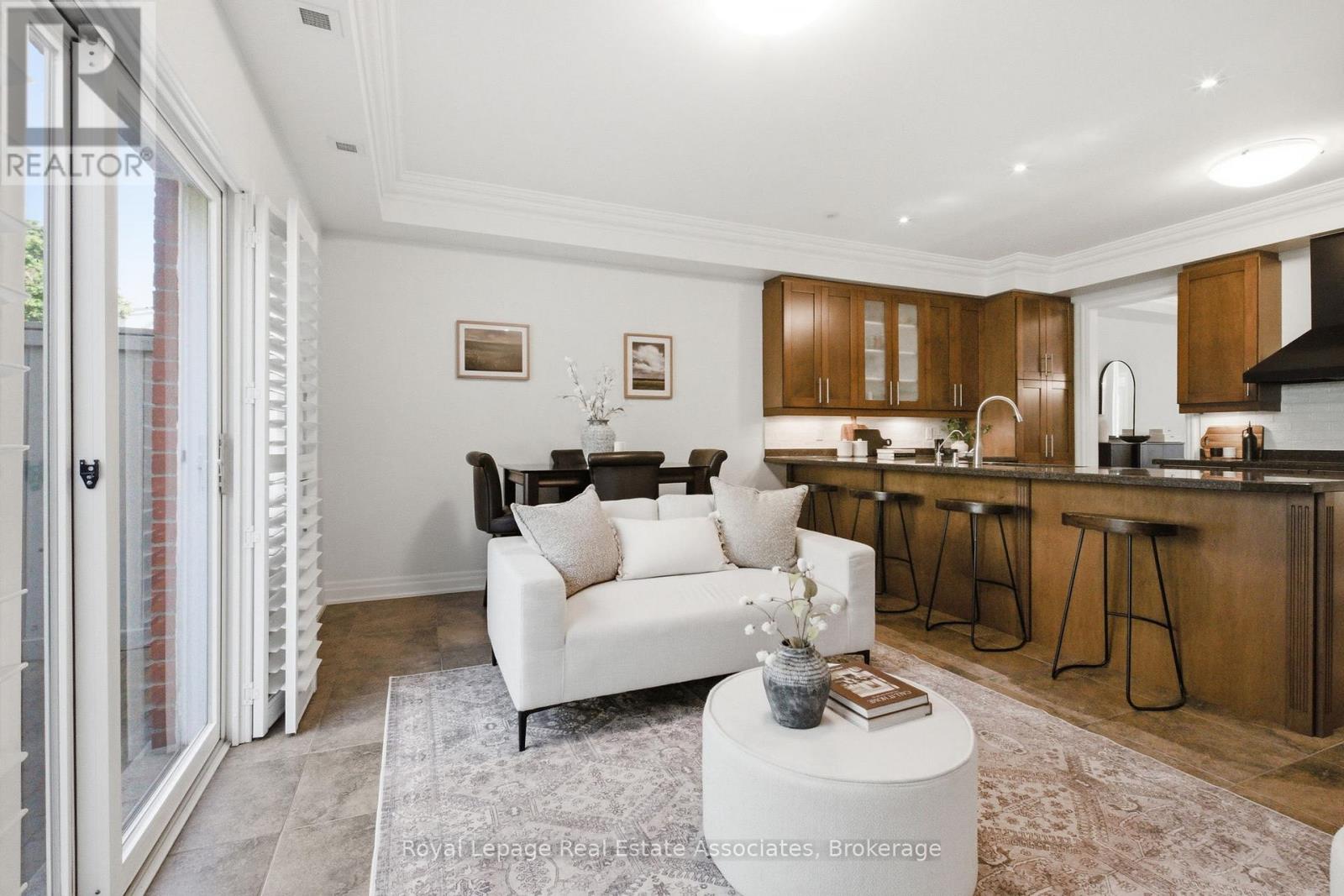 32 ST LAWRENCE DRIVE - 16
