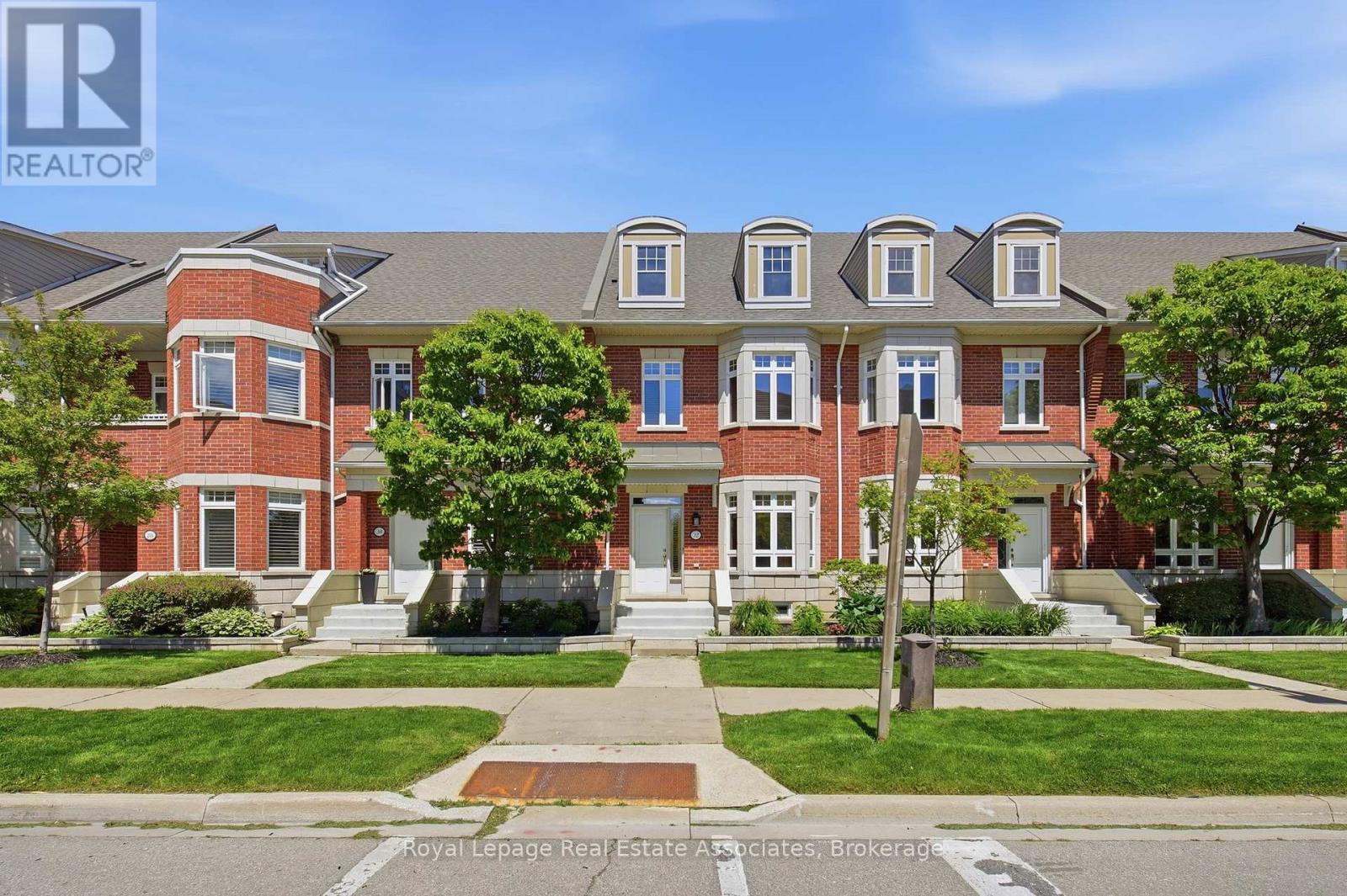 32 ST LAWRENCE DRIVE - 2