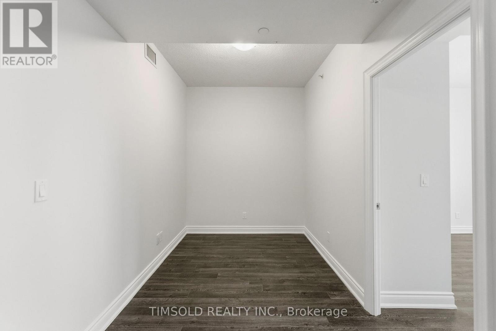 #1012 33 CLEGG ROAD - 15