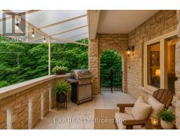 Family room - 99 Birch Avenue, Richmond Hill, ON L4C6C5 Photo 9