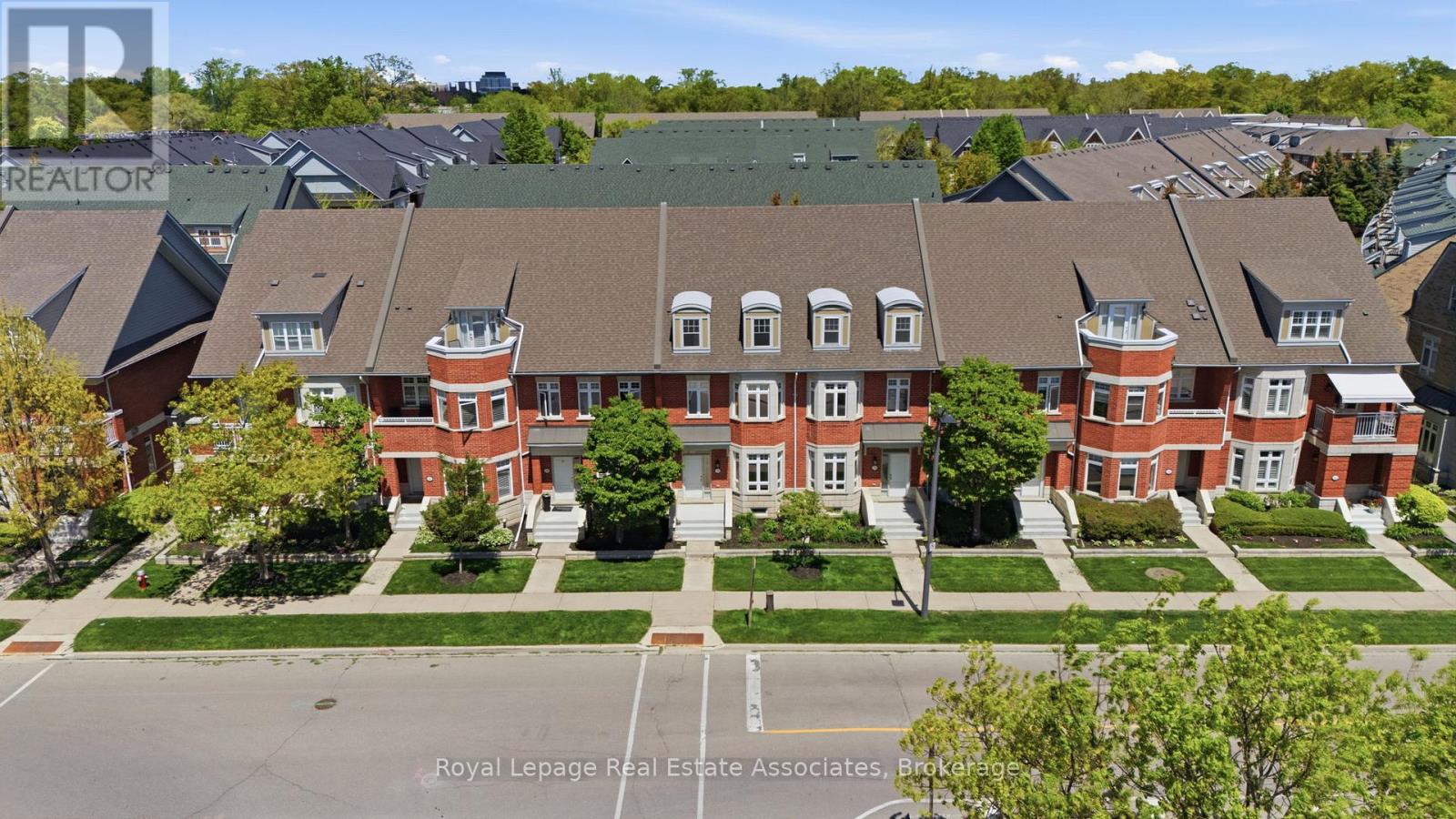 32 ST LAWRENCE DRIVE - 46