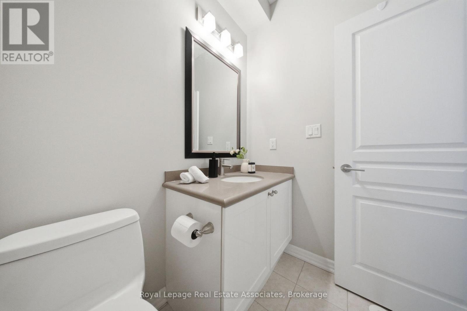 32 ST LAWRENCE DRIVE - 28