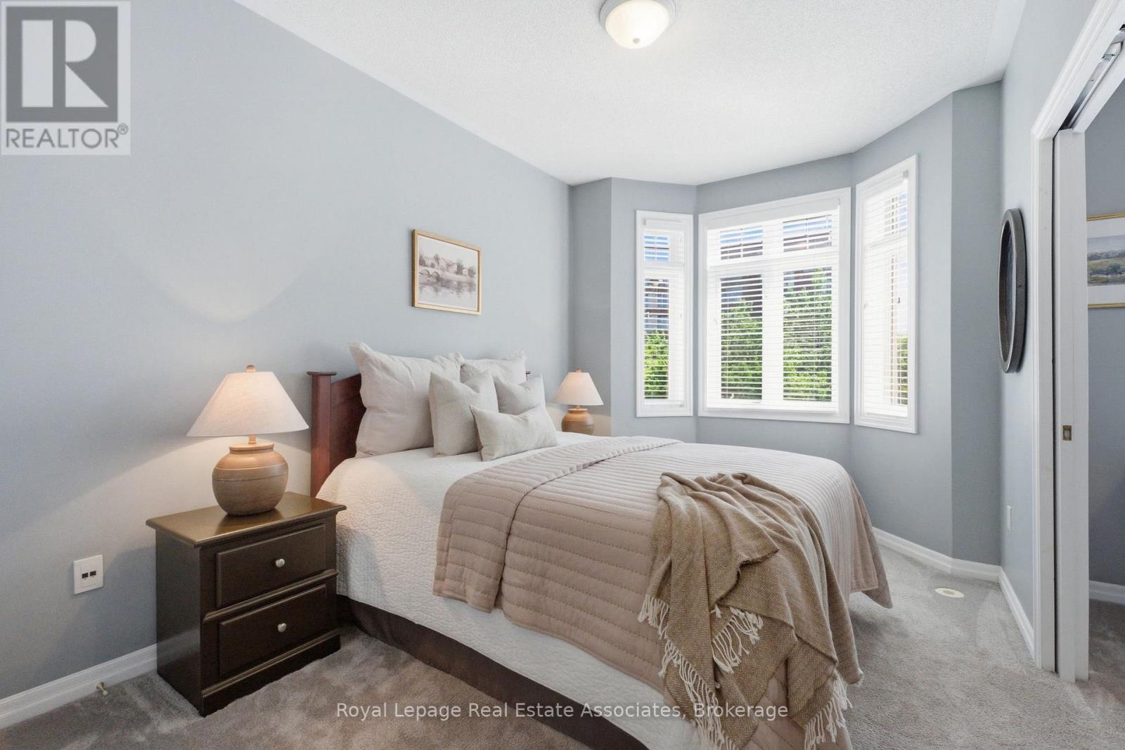 32 ST LAWRENCE DRIVE - 24