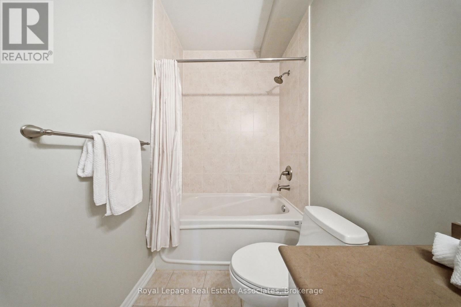 32 ST LAWRENCE DRIVE - 29
