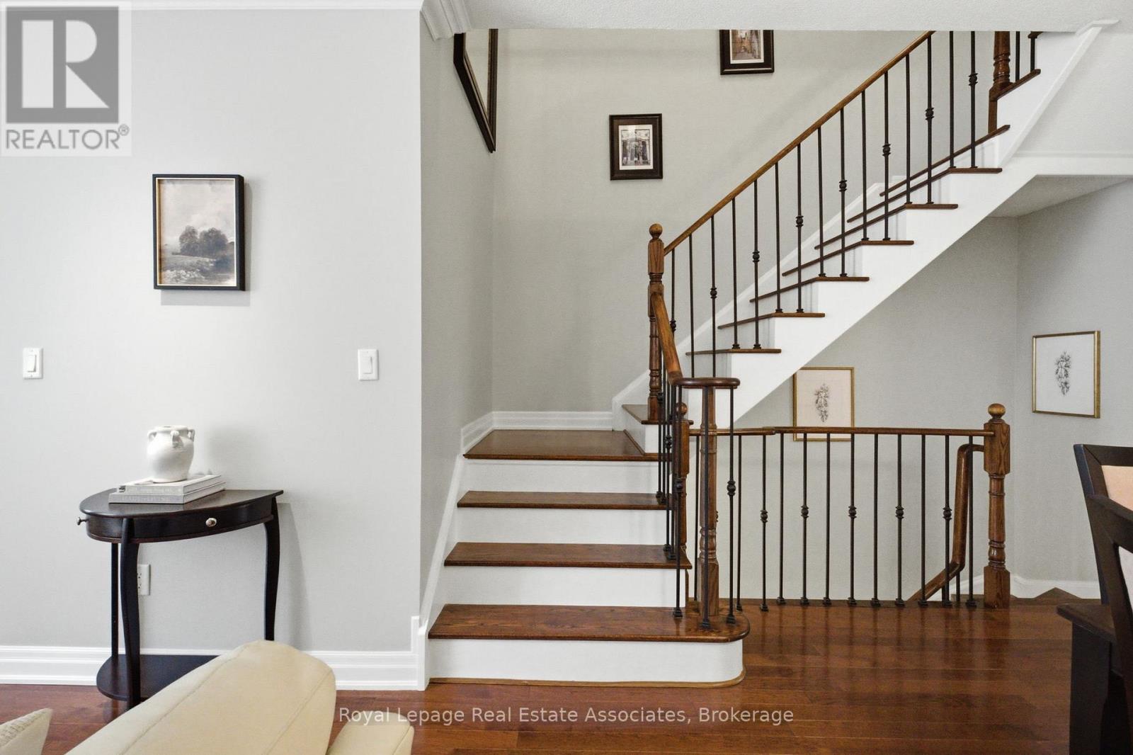 32 ST LAWRENCE DRIVE - 21