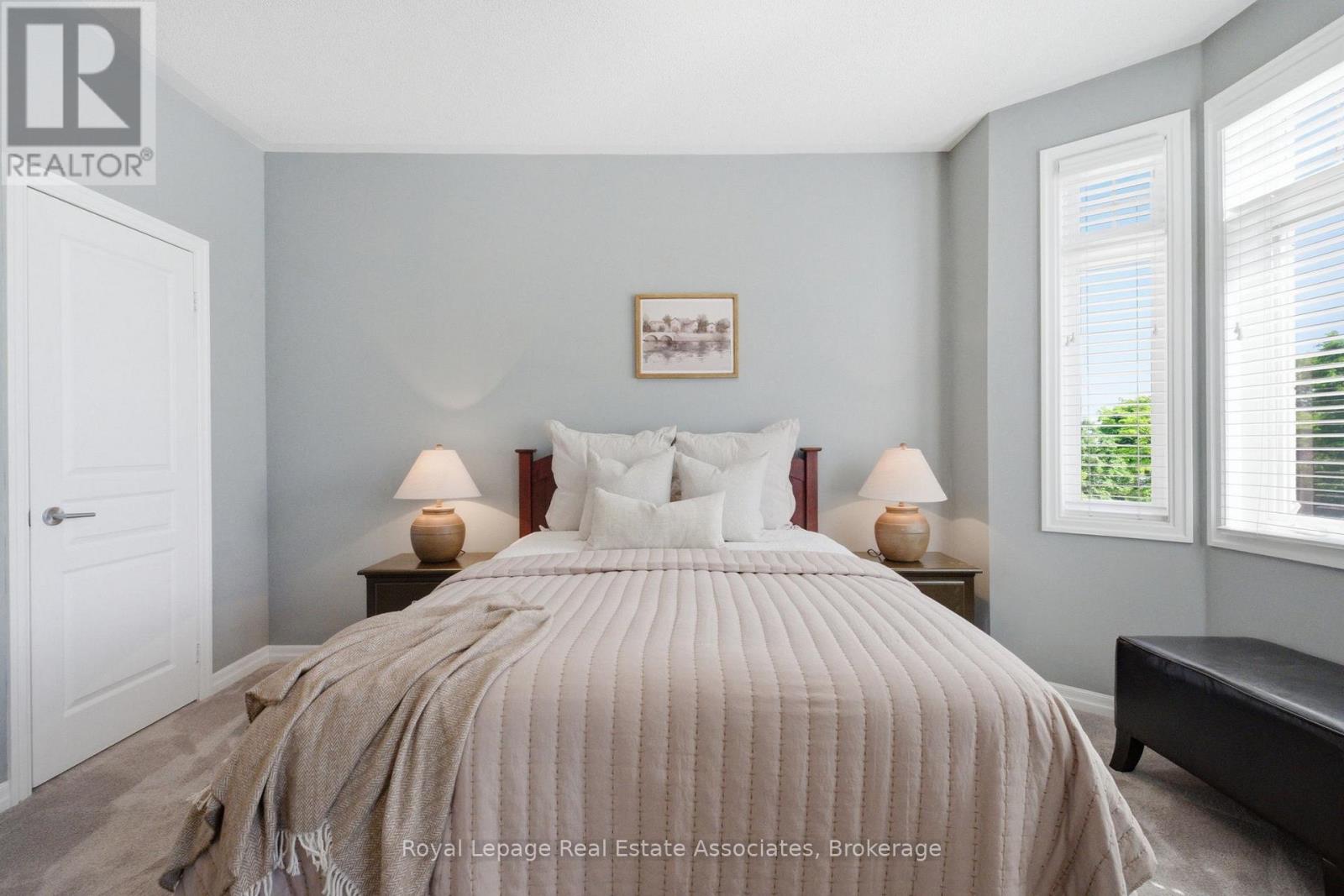 32 ST LAWRENCE DRIVE - 25