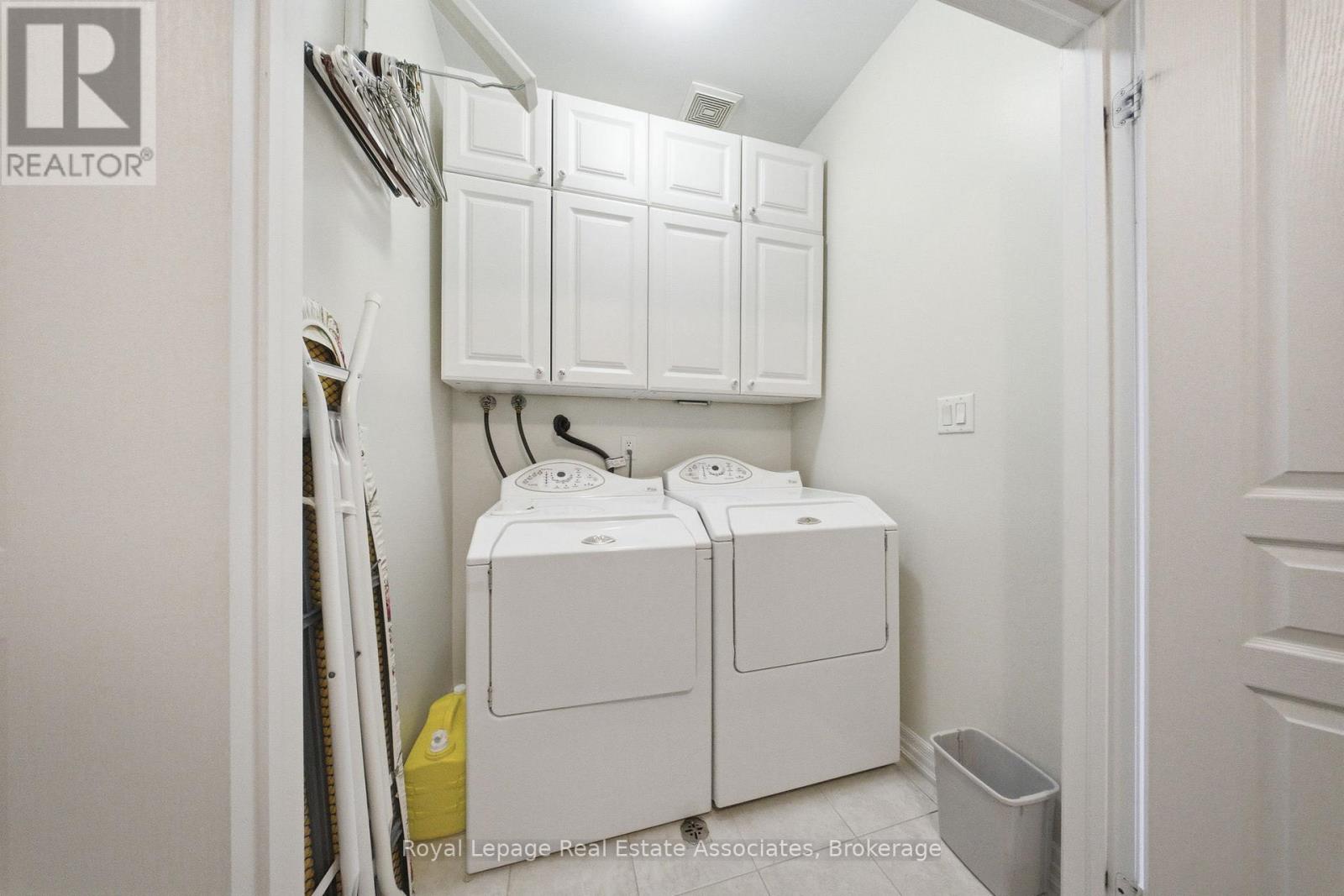 32 ST LAWRENCE DRIVE - 36