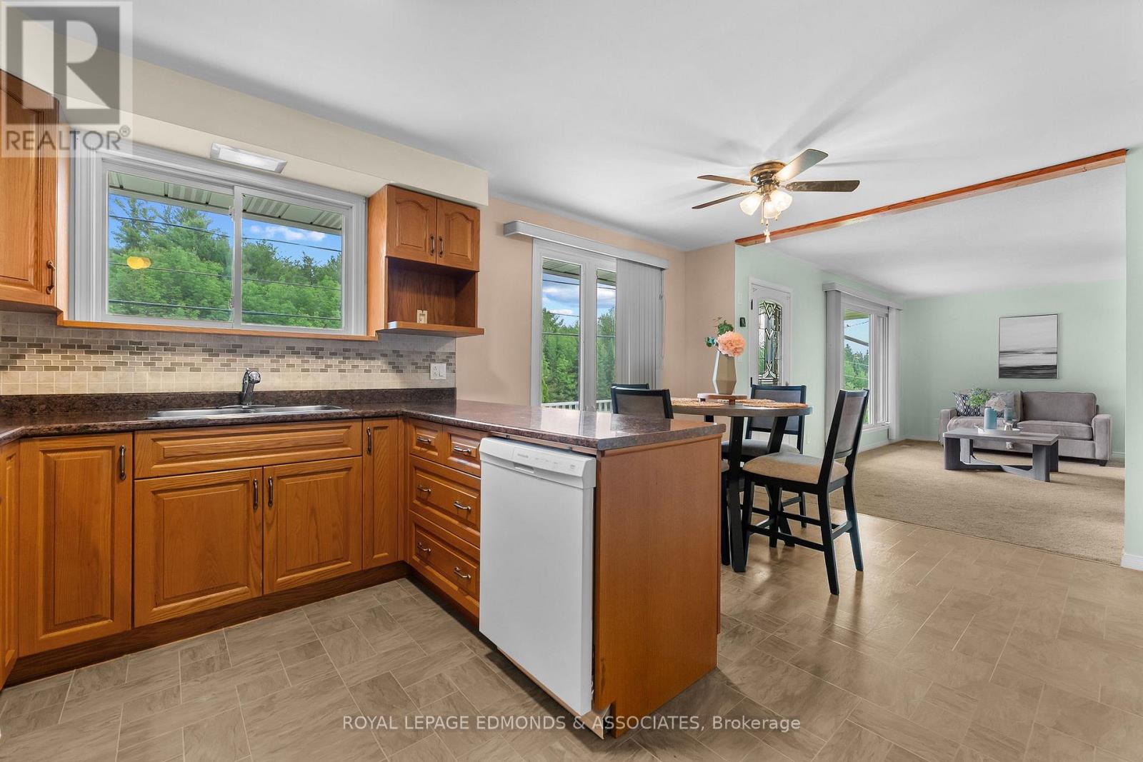 39325A HIGHWAY 41 - 13