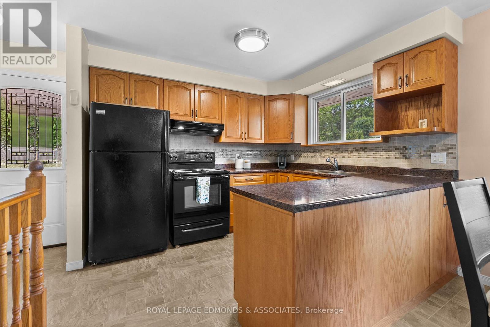 39325A HIGHWAY 41 - 17