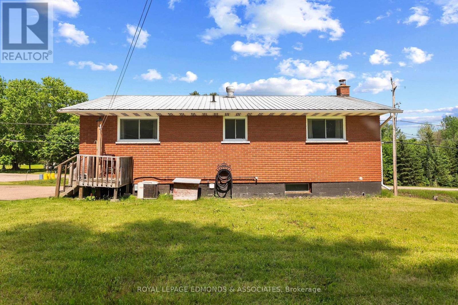 39325A HIGHWAY 41 - 36