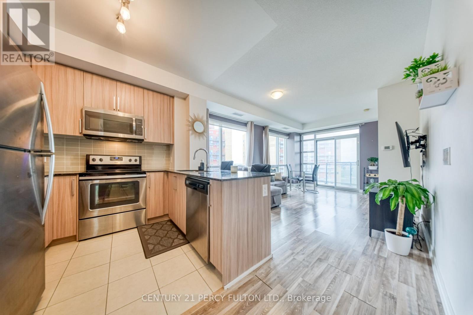 #802 840 QUEENS PLATE DRIVE - 10