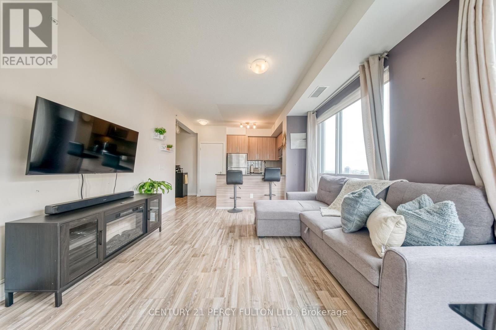 #802 840 QUEENS PLATE DRIVE - 12