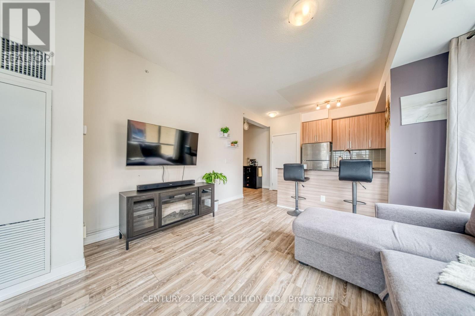 #802 840 QUEENS PLATE DRIVE - 13