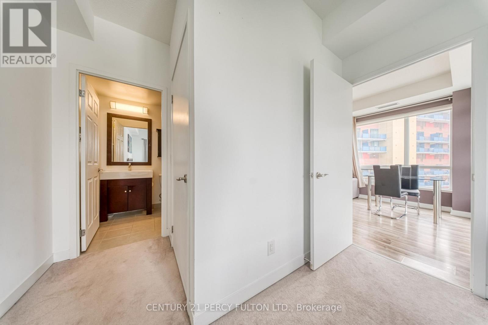 #802 840 QUEENS PLATE DRIVE - 18