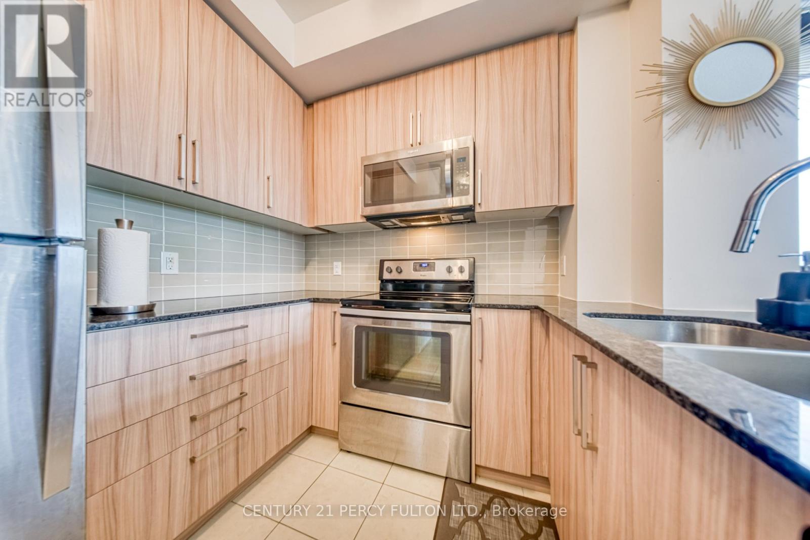 #802 840 QUEENS PLATE DRIVE - 8