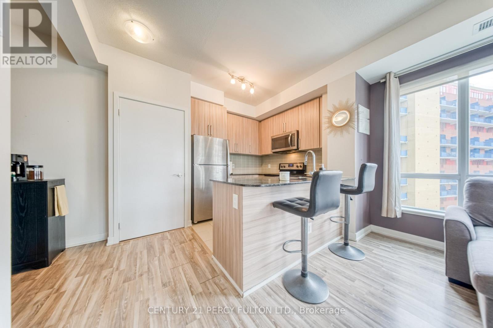 #802 840 QUEENS PLATE DRIVE - 9