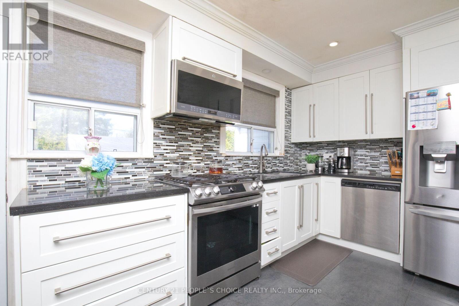50 JEFFCOAT DRIVE - 16