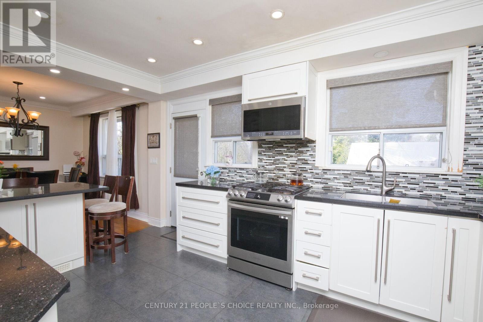 50 JEFFCOAT DRIVE - 17