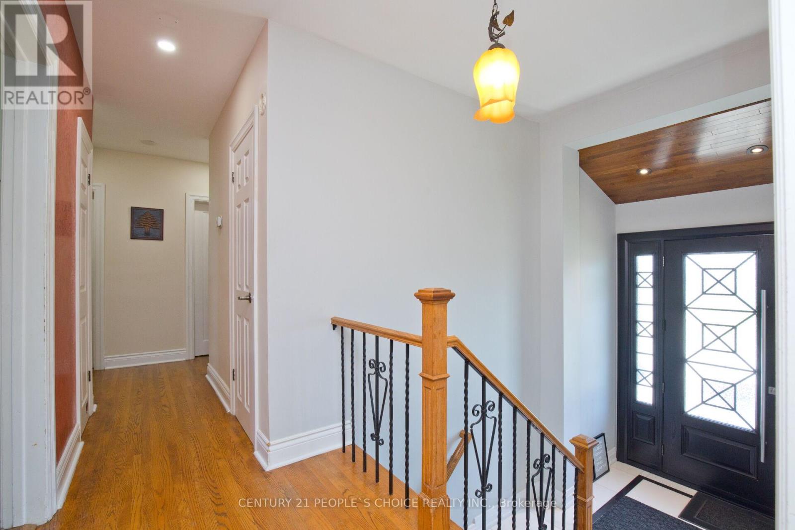 50 JEFFCOAT DRIVE - 23