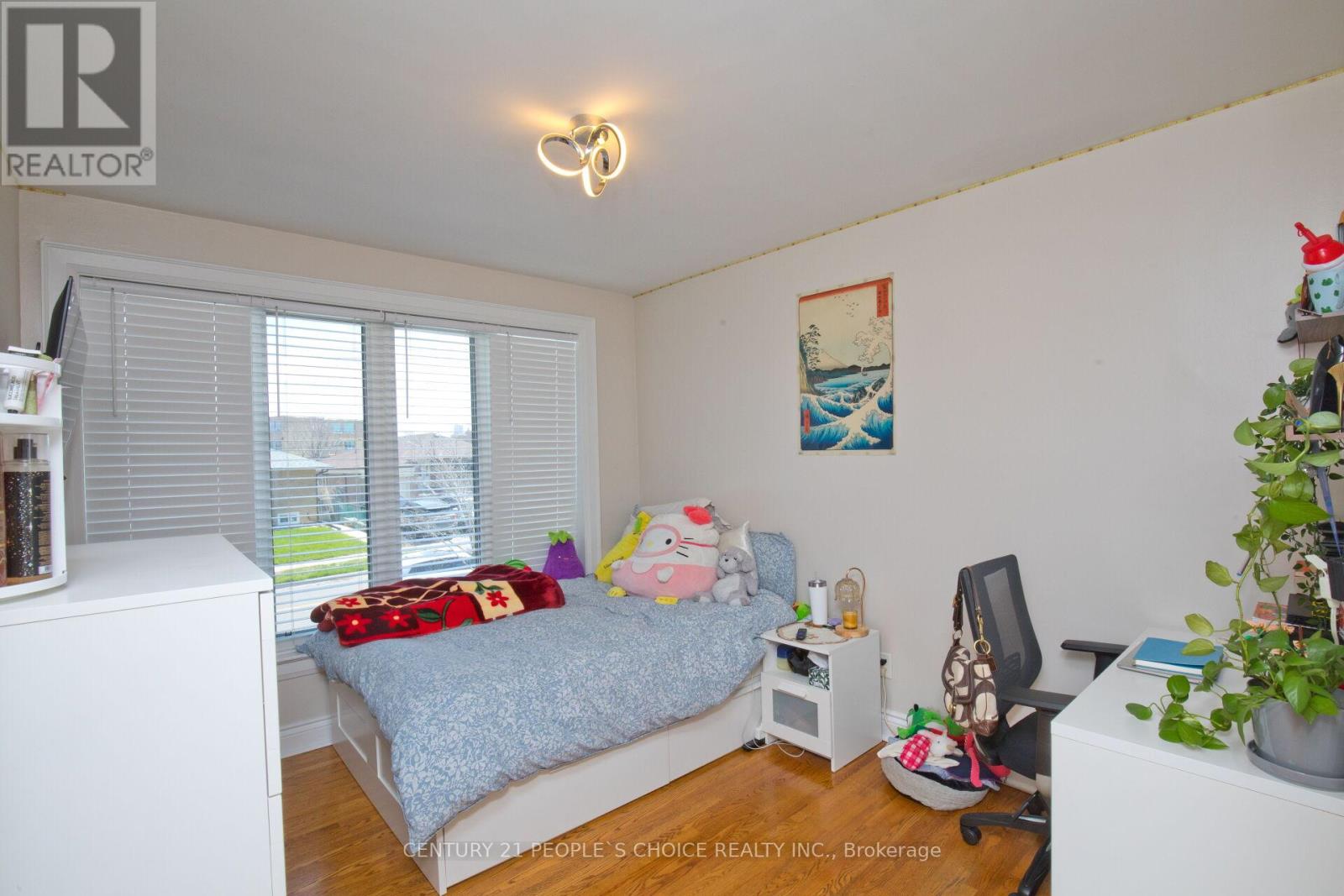 50 JEFFCOAT DRIVE - 36