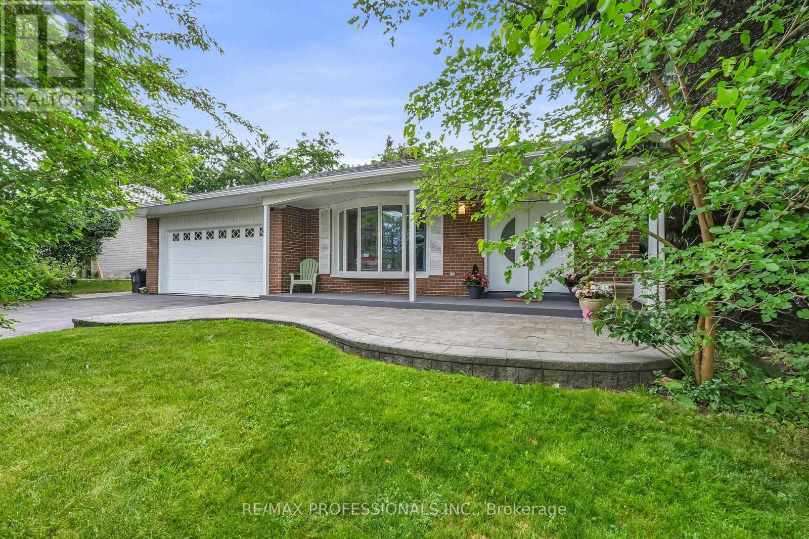 37 SUNPLAINS CRESCENT - 3