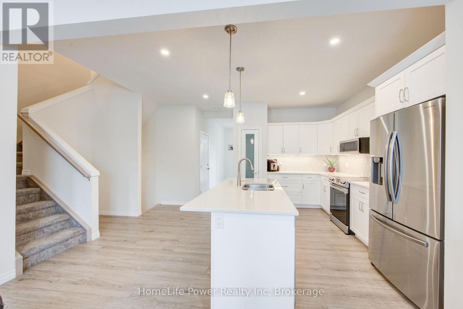 4 BRAUN AVENUE - 14