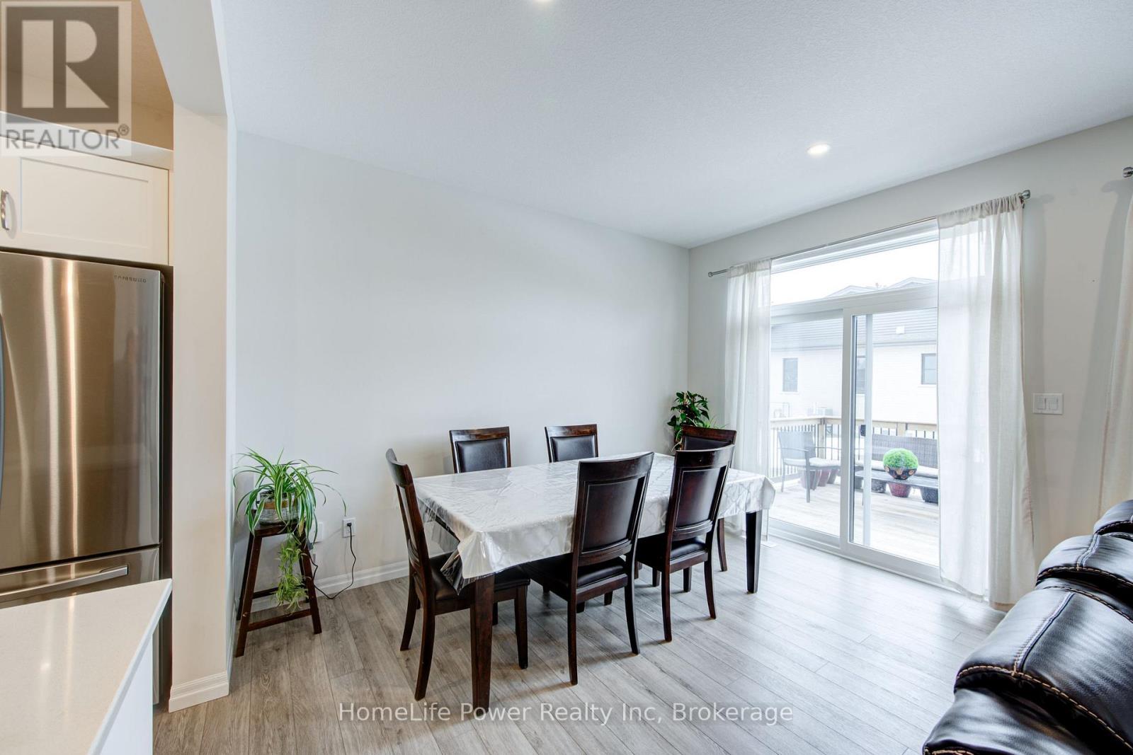 4 BRAUN AVENUE - 23