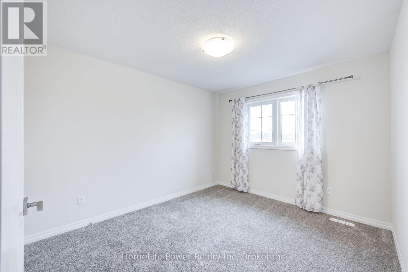 4 BRAUN AVENUE - 28