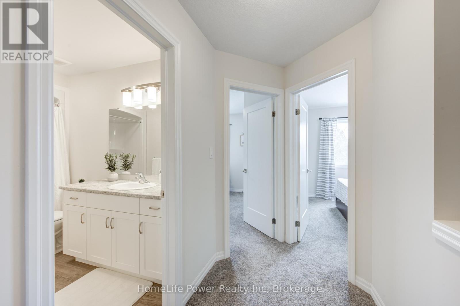 4 BRAUN AVENUE - 32